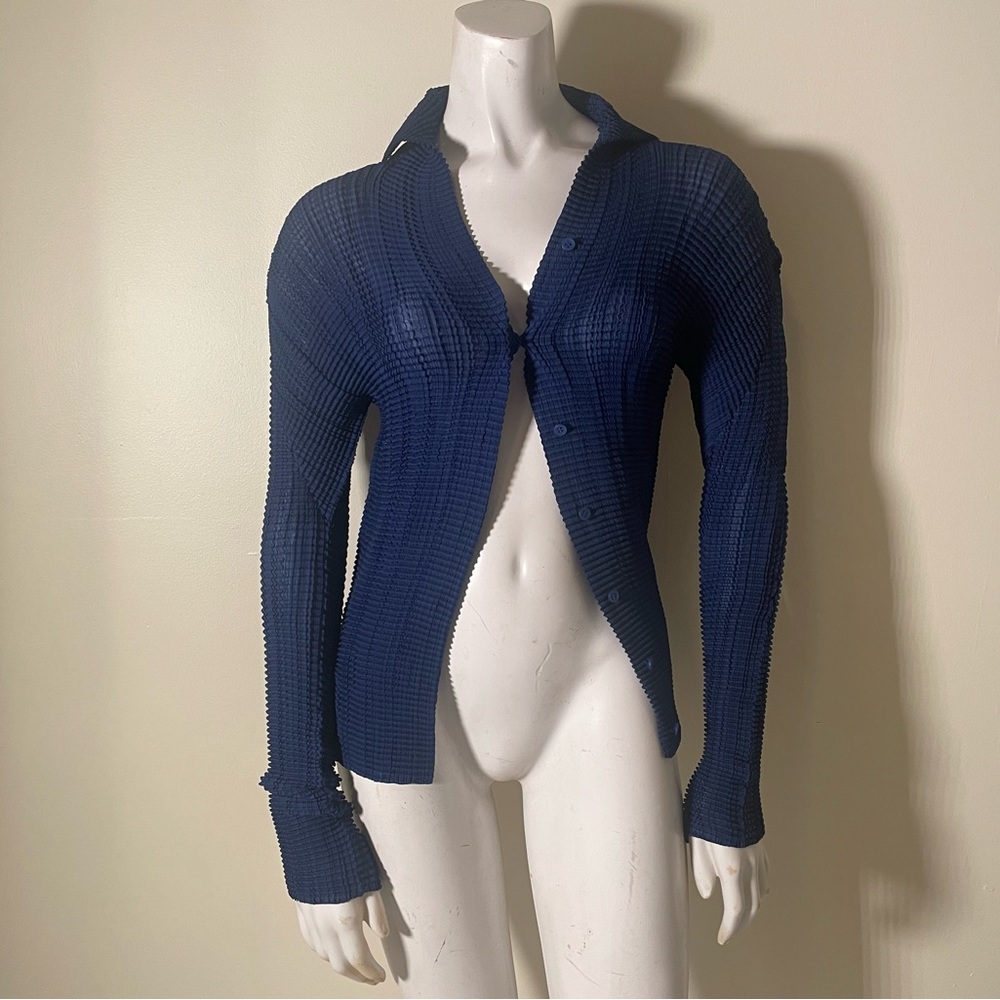 Issey Miyake pleated button down shirt blue small
